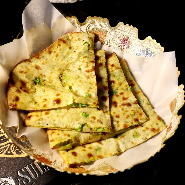 Freshly baked Indian bread at Sula Davie Street